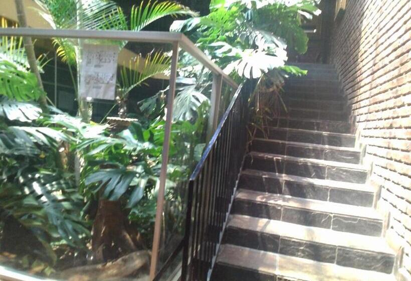 ホテル Emalahleni Castle