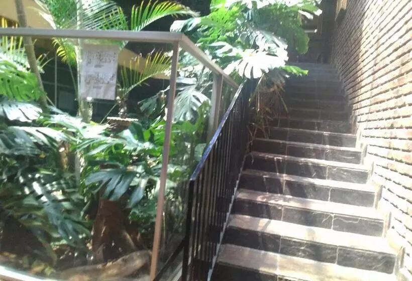 Hotelli Emalahleni Castle