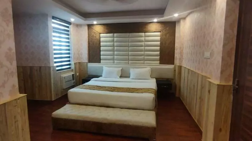 ホテル Shahanshahi Adventure Park & Wellness Resort 12 Km Away From Mussoorie