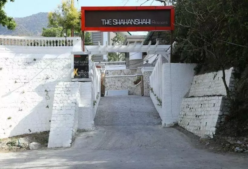 ホテル Shahanshahi Adventure Park & Wellness Resort 12 Km Away From Mussoorie