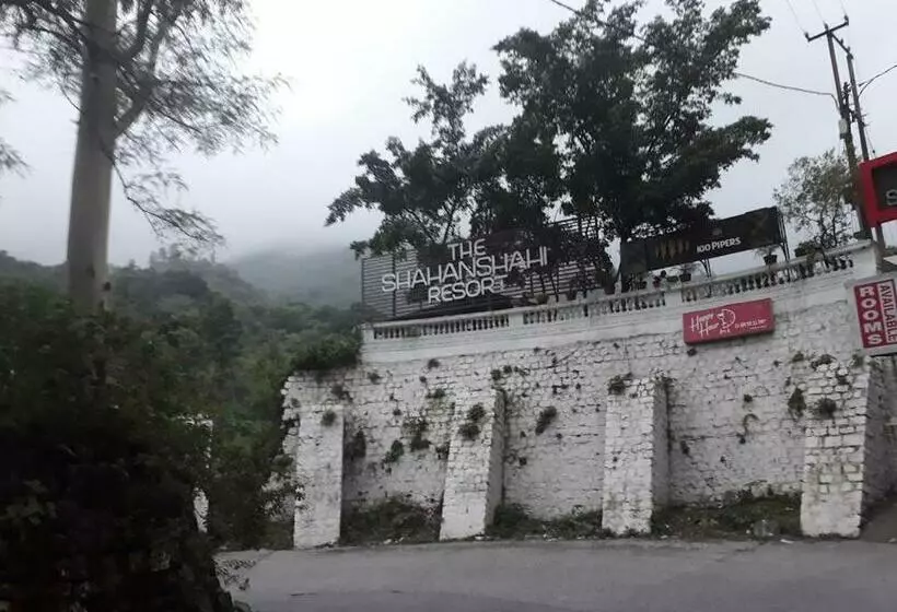ホテル Shahanshahi Adventure Park & Wellness Resort 12 Km Away From Mussoorie
