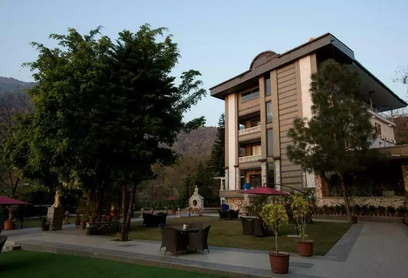 ホテル Shahanshahi Adventure Park & Wellness Resort 12 Km Away From Mussoorie