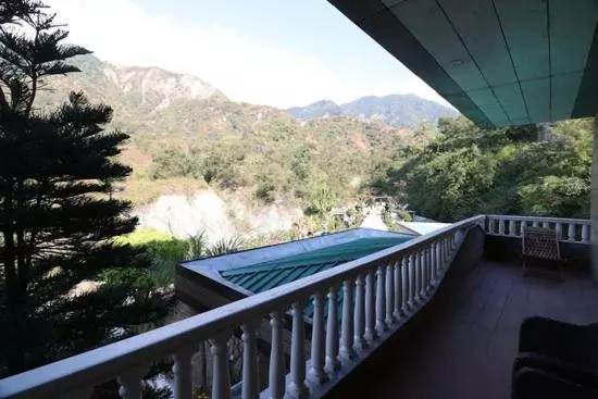 ホテル Shahanshahi Adventure Park & Wellness Resort 12 Km Away From Mussoorie