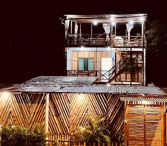 هاستل Qeru House