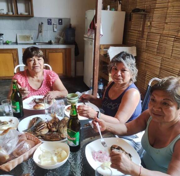 هاستل Qeru House