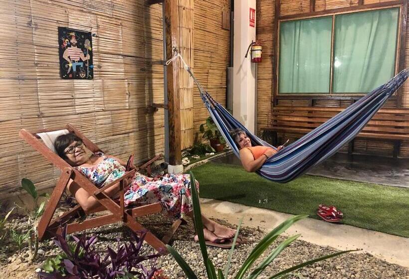 هاستل Qeru House