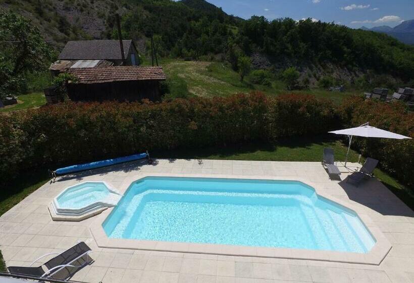 مبيت وإفطار Chambres D Hôtes La Dorgisane