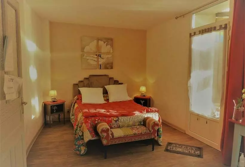 ベッドアンドブレックファースト Chambres D Hôtes La Dorgisane