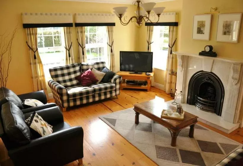 Aamiaismajoitus (B&B) Cherryville House