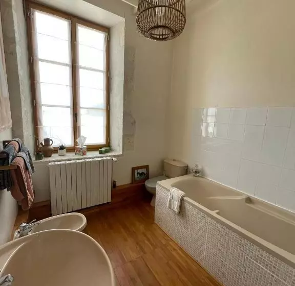 Aamiaismajoitus (B&B) Ferme De Maillezais