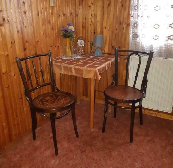 Bed and Breakfast Garden Etterem Kávézó és Panzió Tahitótfalú