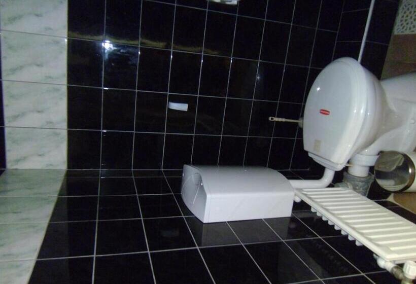 Bed and Breakfast Garden Etterem Kávézó és Panzió Tahitótfalú