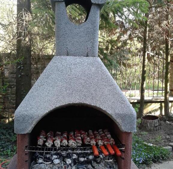 Bed and Breakfast Garden Etterem Kávézó és Panzió Tahitótfalú