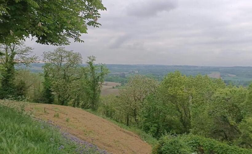 تختخواب و صبحانه La Cambra Dé Monflanquin