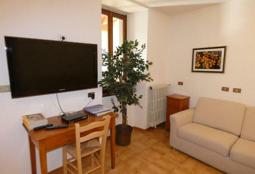 בית מלון כפרי Albergo Pineta