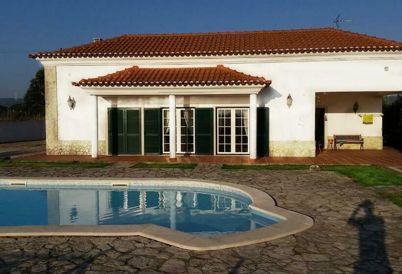 Отель Casa Do Cabeço