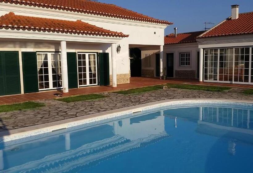 Отель Casa Do Cabeço