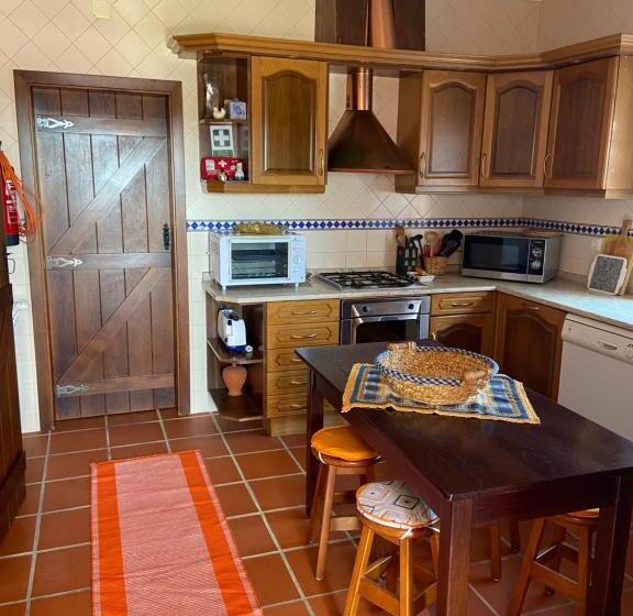 Отель Casa Do Cabeço