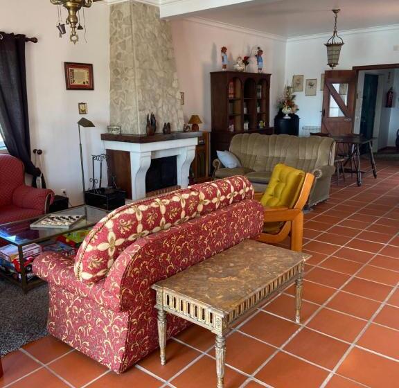 Отель Casa Do Cabeço