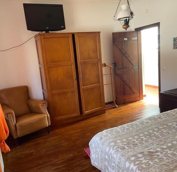 Отель Casa Do Cabeço