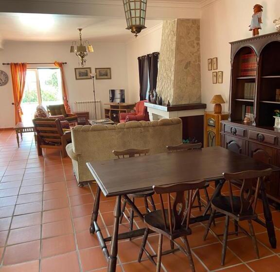 Отель Casa Do Cabeço