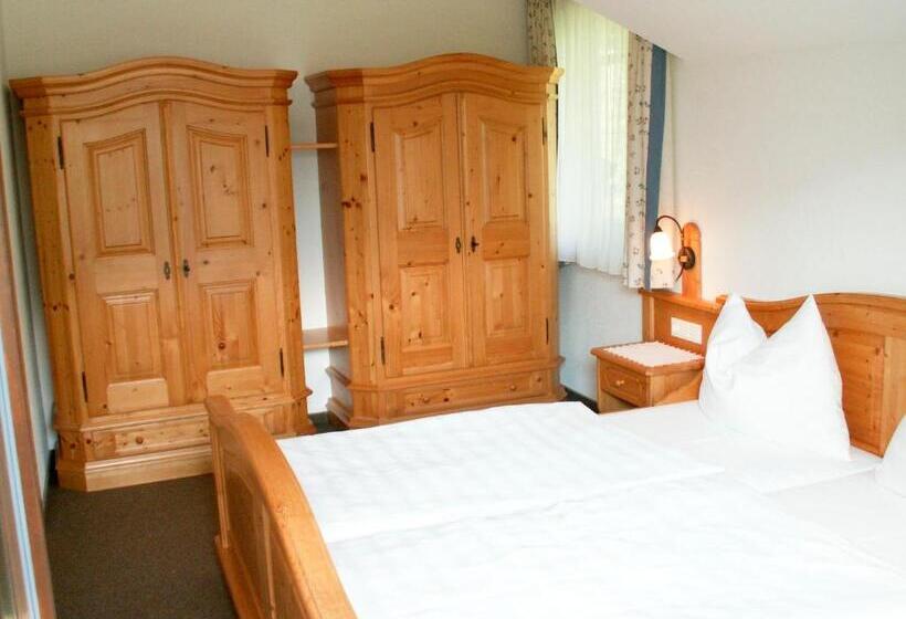 Отель Das Kleine Berg