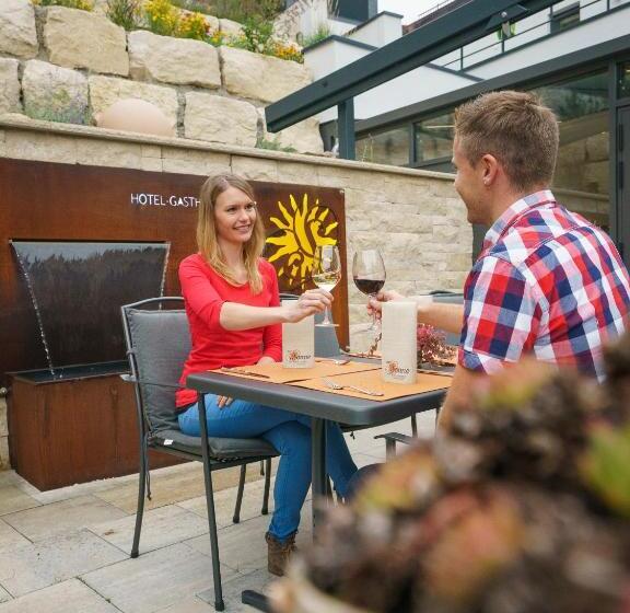 Hotelli Gasthof Zur Sonne