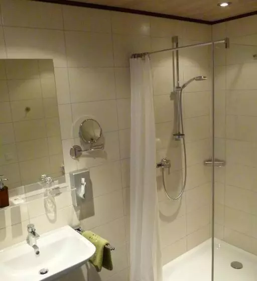 Hotelli Gasthof Zur Sonne