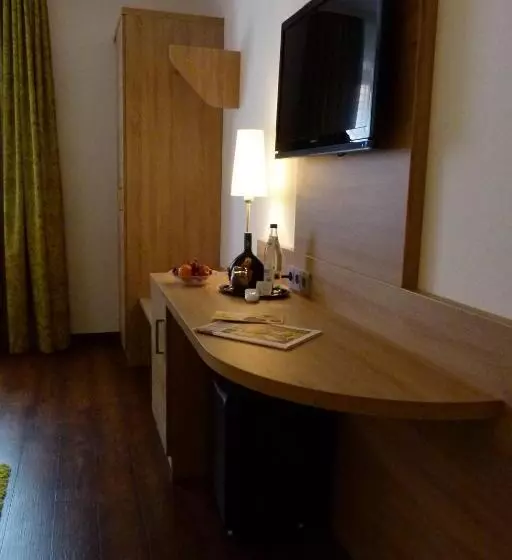 Hotelli Gasthof Zur Sonne