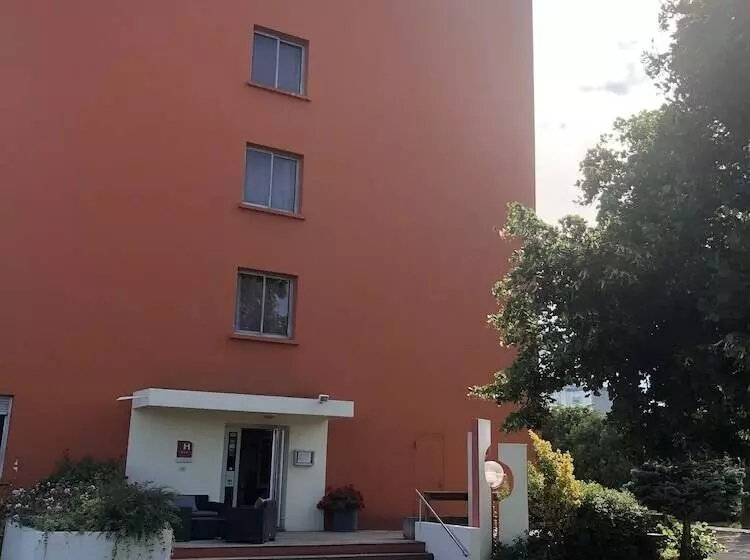 ホテル Adonis Lyon Est Hôtel Artys