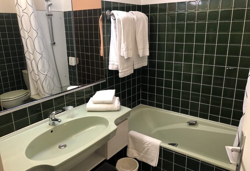 ホテル Adonis Lyon Est Hôtel Artys