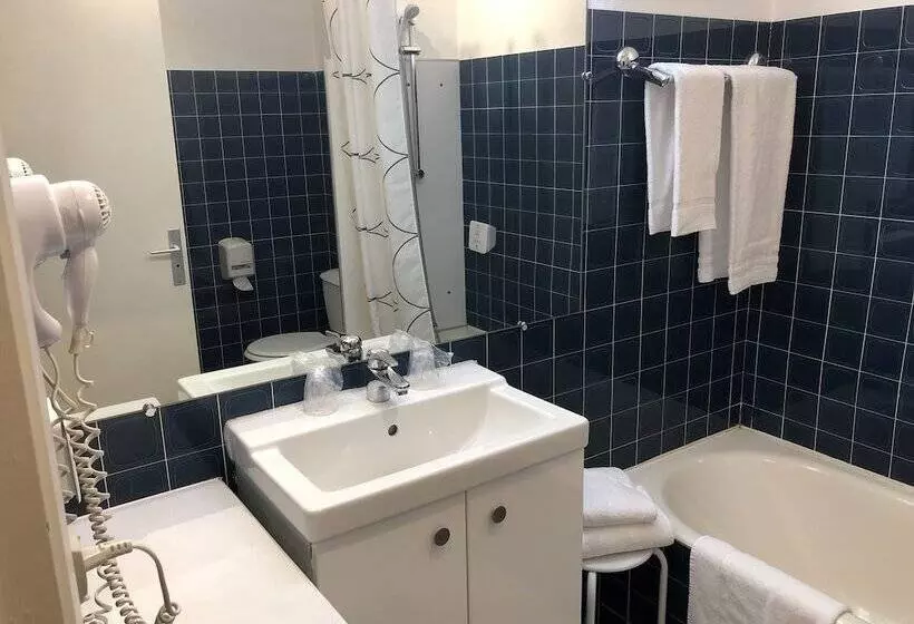 ホテル Adonis Lyon Est Hôtel Artys