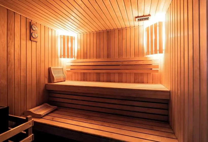 Brit Hotel Le Galion & Spa