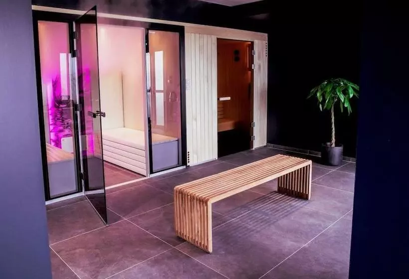 Brit Hotel Le Galion & Spa