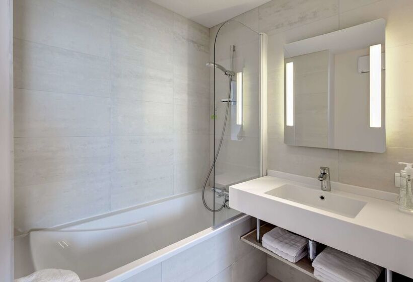 Brit Hotel Vendée Mer