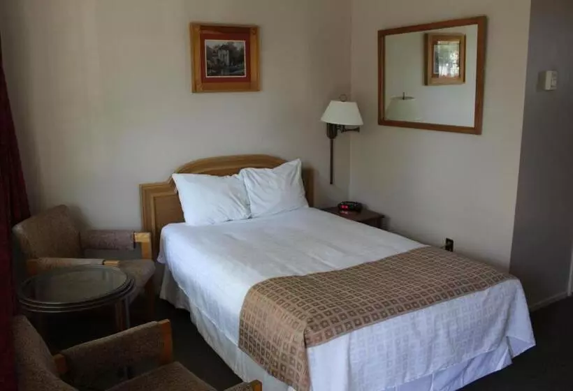 호텔 Colonial Resort1000islands