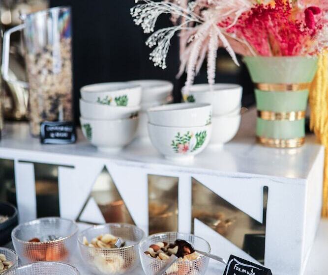 בית מלון כפרי Cosmopolitain