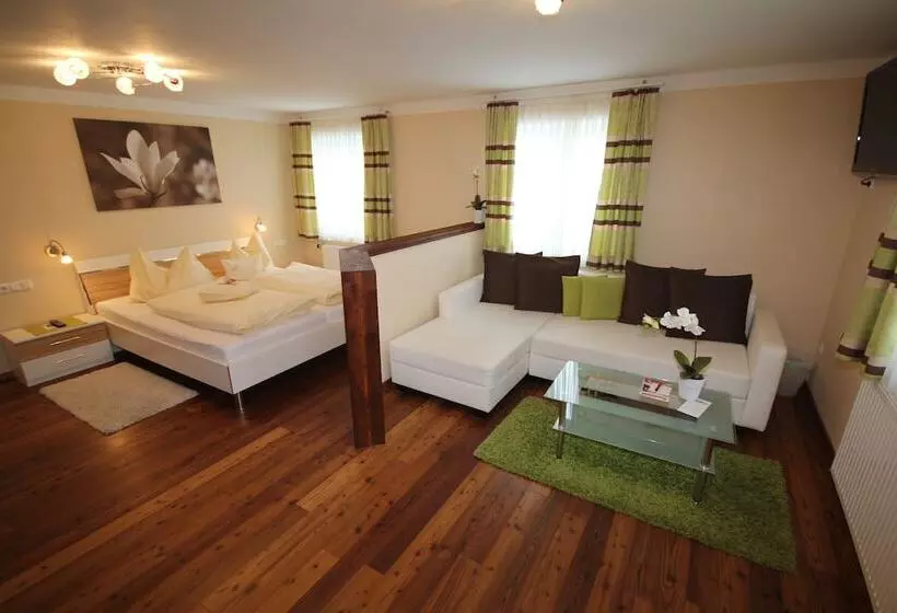 Отель Gasthof Waldwirt