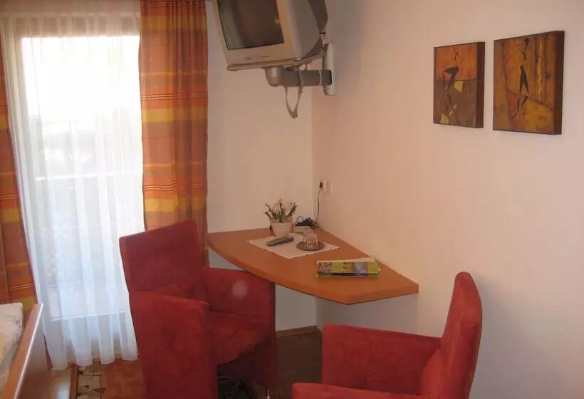 ホテル Gasthof Zum Stollhofer