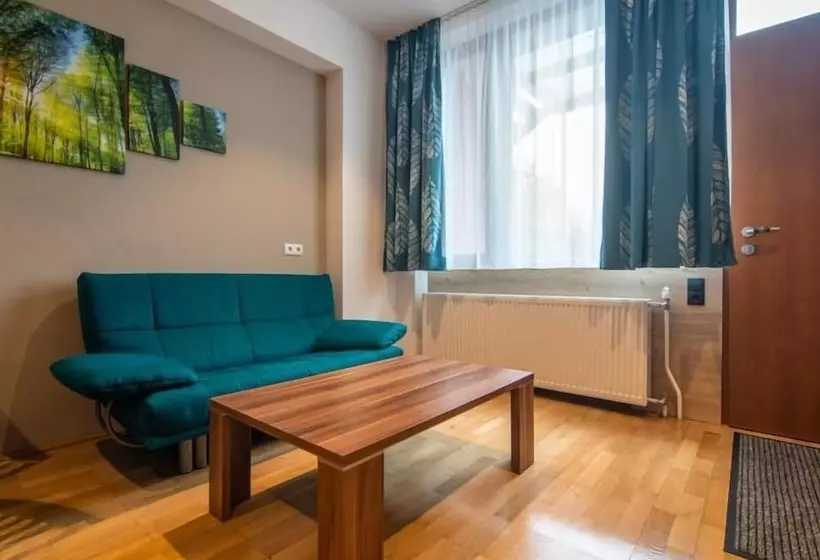 ホテル Gasthof Zum Stollhofer