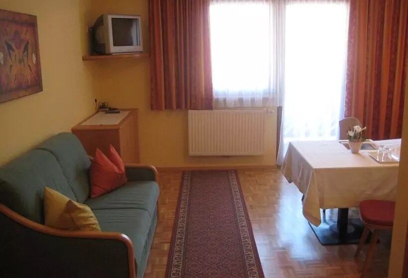 ホテル Gasthof Zum Stollhofer