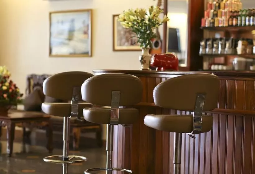 בית מלון כפרי Golden House International