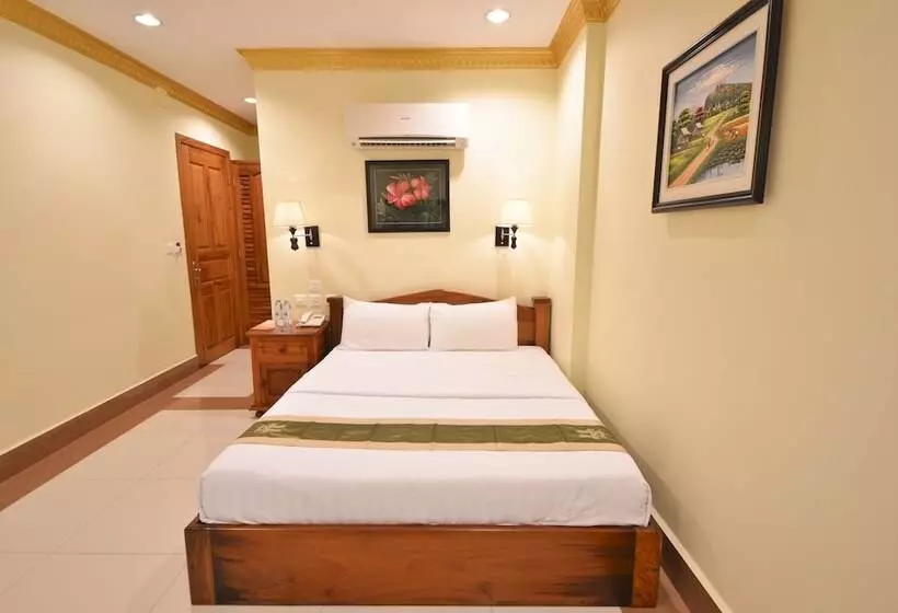 בית מלון כפרי Golden House International