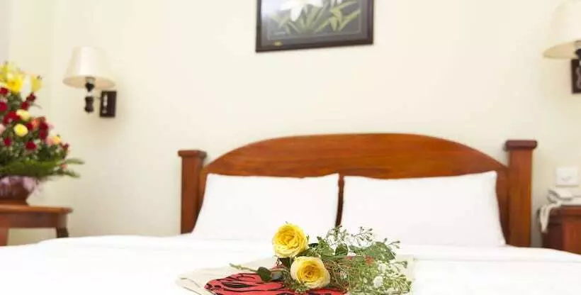 בית מלון כפרי Golden House International