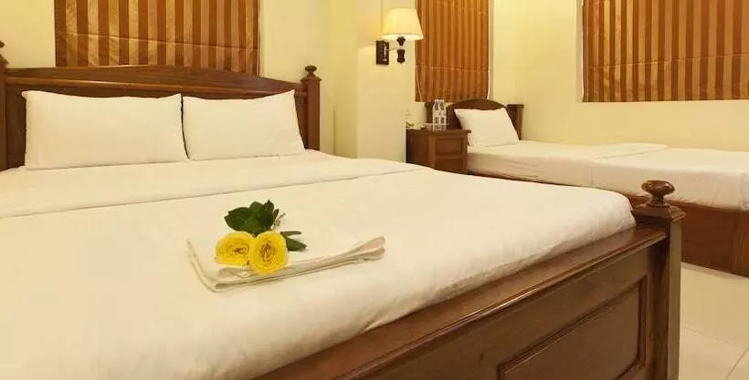 בית מלון כפרי Golden House International