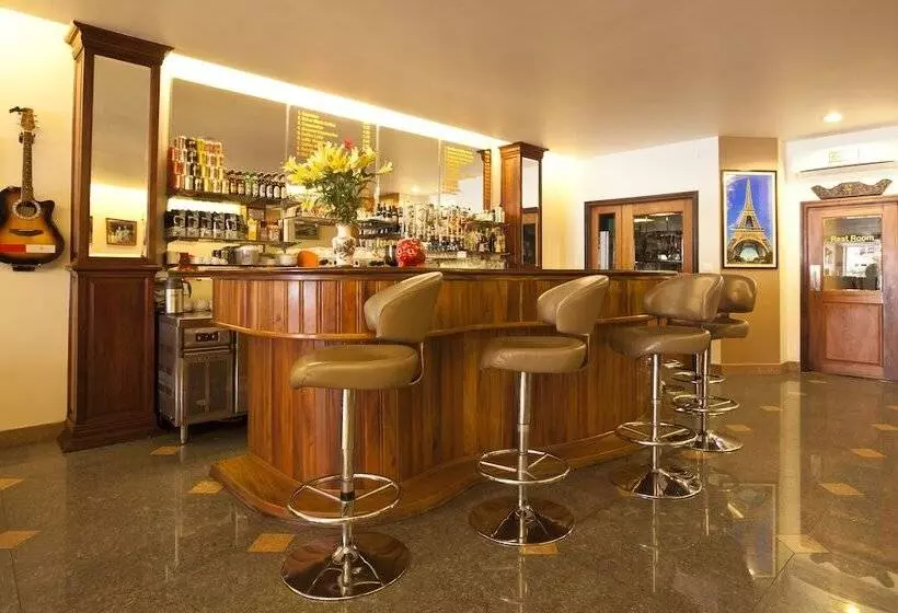 בית מלון כפרי Golden House International