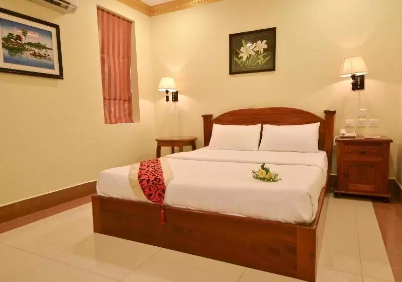 בית מלון כפרי Golden House International