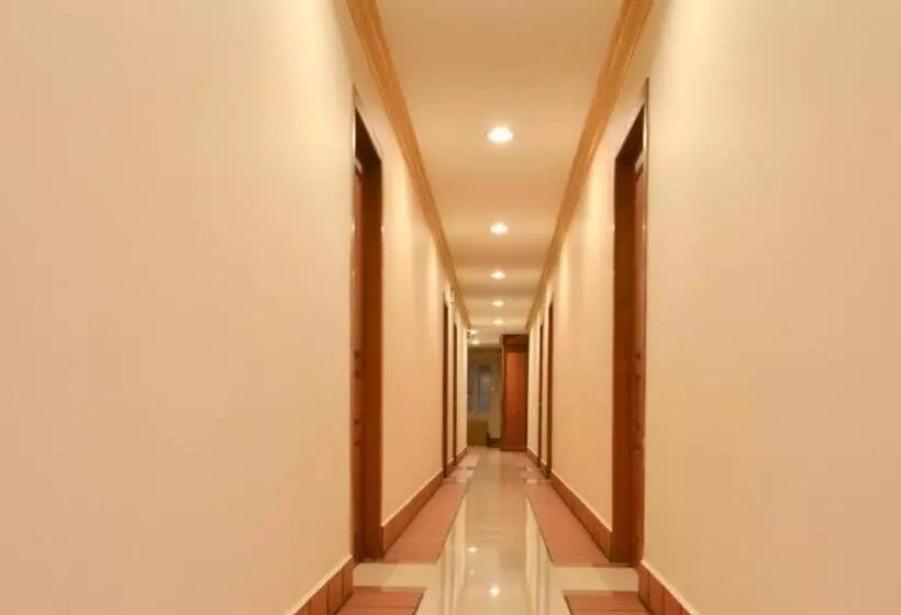 בית מלון כפרי Golden House International