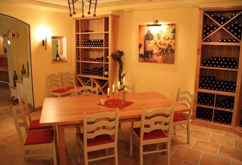 Отель Guggenberger