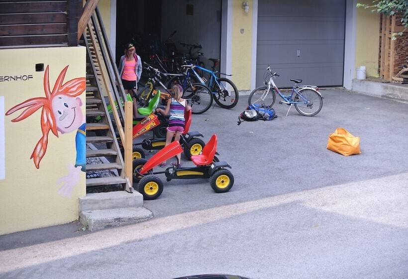 Отель Guggenberger